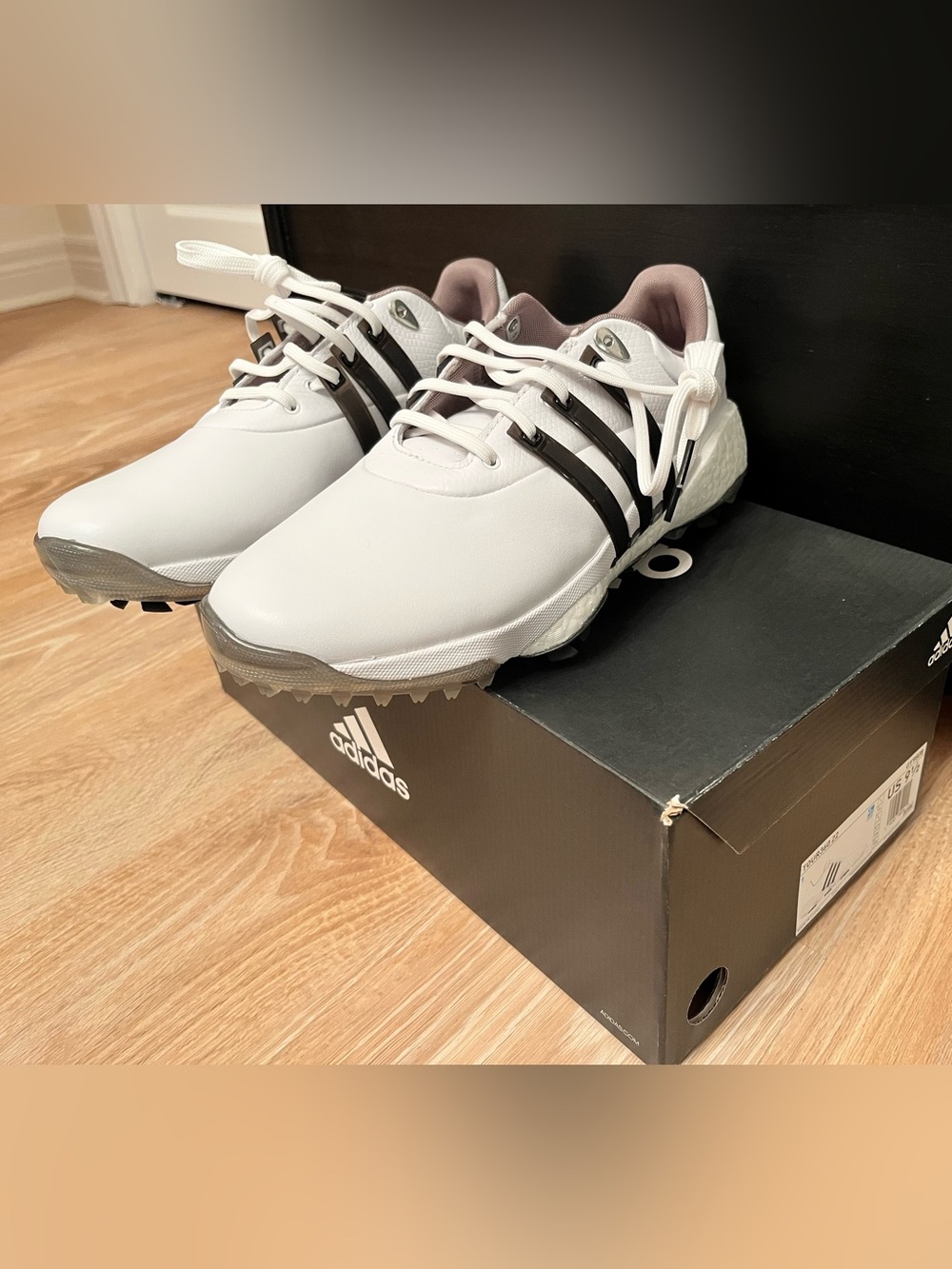 NWOT Men’s Adidas Golf Shoe Sz 9.5